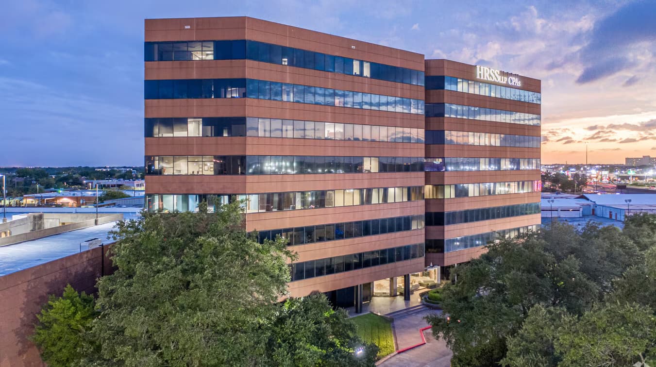 Office building at 6671 Southwest Freeway in Houston